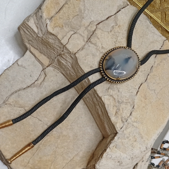Vintage Bolo Necklace Gray Agate Natural Stone